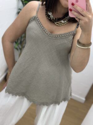 Top Tirantes puntilla taupe