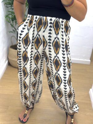 Pantalón abullonado etnico negro