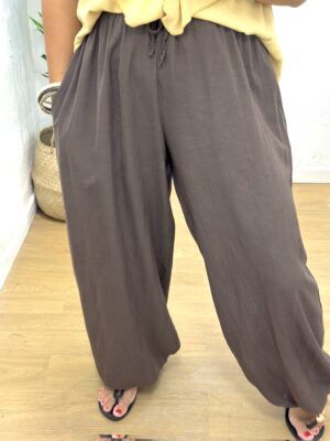 Pantalón abullonado lino marrón