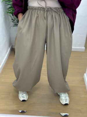 Pantalón abullonado Beige